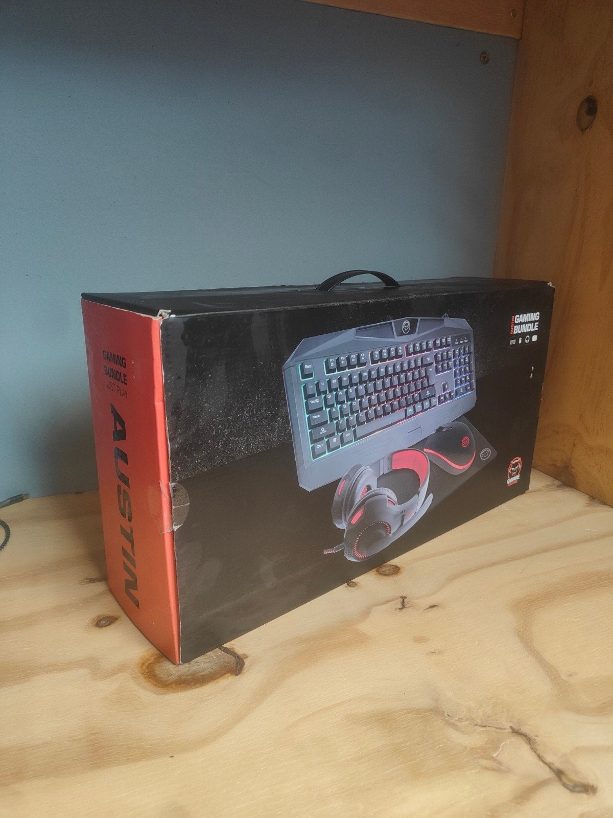 QWARE Austin gaming bundle met ledverlichting, Ophalen, Gebruikt
