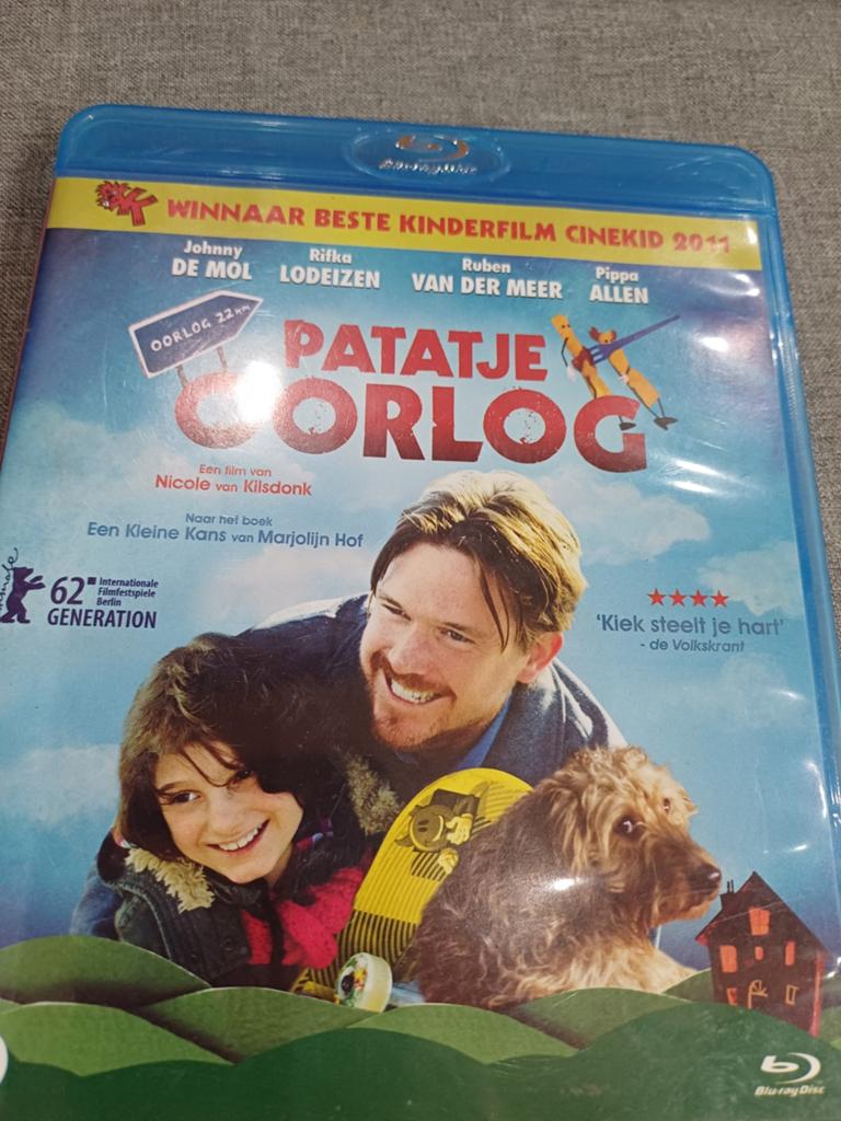 Patatje oorlog, Ophalen of Verzenden, Zo goed als nieuw