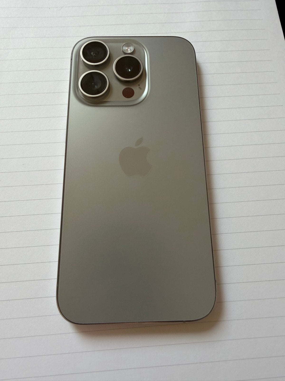 iPhone 15 Pro 128 GB Titanium Grijs - Goede staat, Telecommunicatie, Mobiele telefoons | Apple iPhone, Ophalen of Verzenden, Zonder simlock