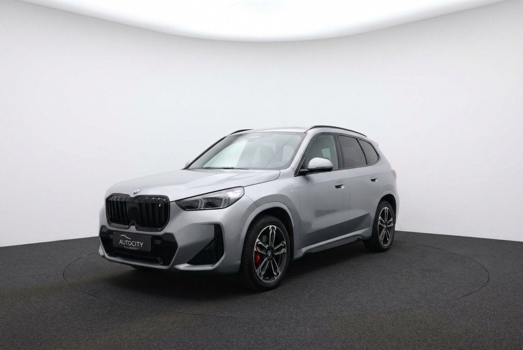 BMW iX1 xDrive30 M Sport Pro 313PK Pano l Leder l Harman&Kar, Auto's, Automaat, 0 cilinders, Gebruikt, USB