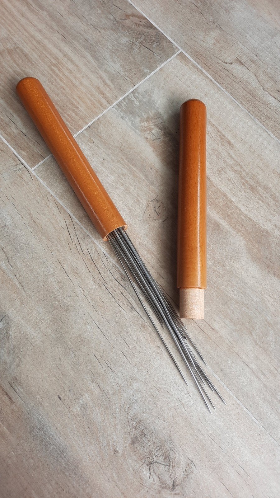 Breinaalden koker met breinaalden, Hobby en Vrije tijd, Breien en Haken, Ophalen, Gebruikt, Breien, Naald