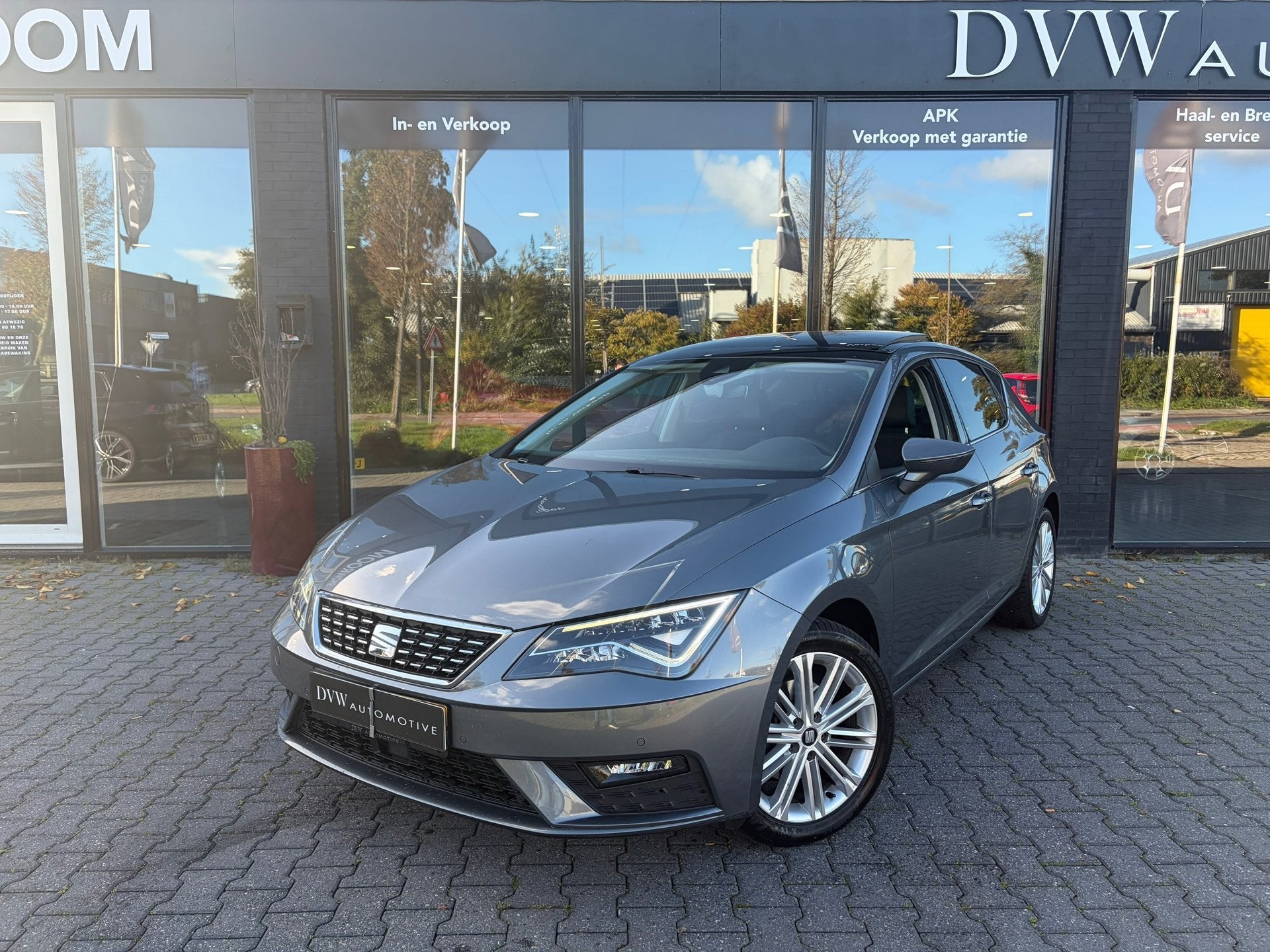 Seat Leon 1.4 EcoTSI FR Business Intense Automaat, Panorama, Auto's, Gebruikt, 4 cilinders, 150 pk, Leon