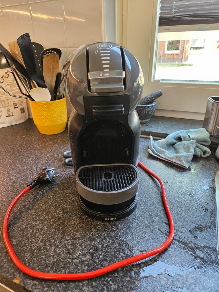 Nescafé Dolce Gusto Krups koffiezetapparaat, Witgoed en Apparatuur, Koffiezetapparaten, Ophalen, Gebruikt, Koffiemachine, 1 kopje