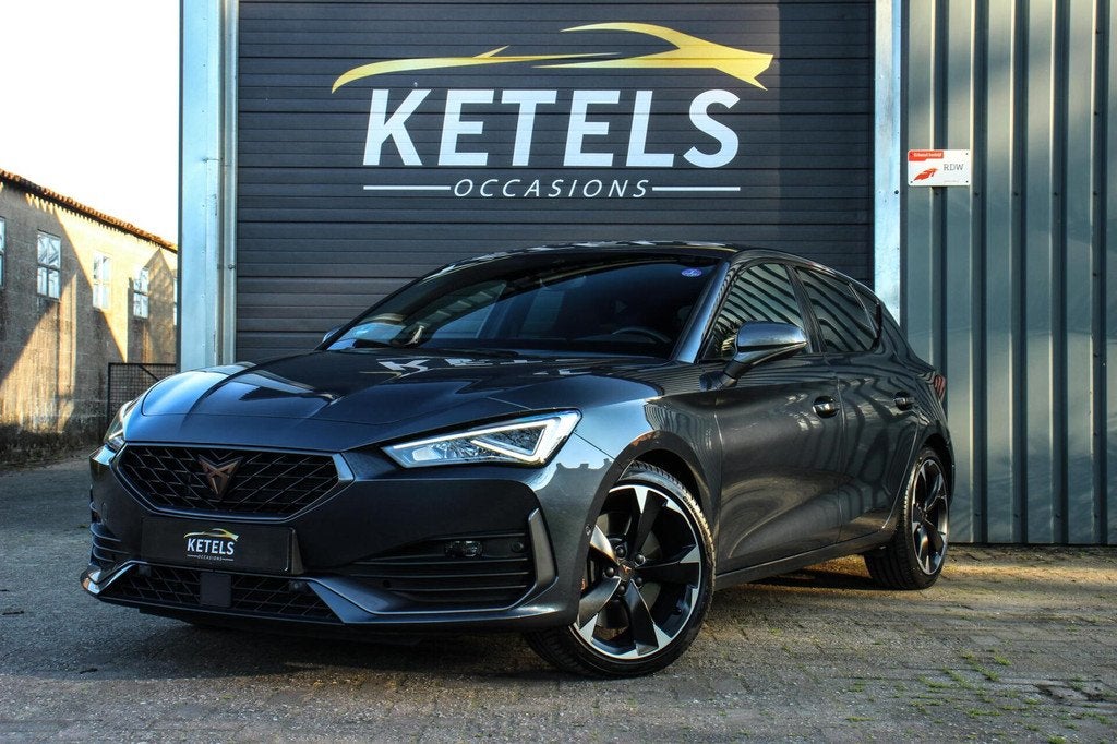 CUPRA Leon 2.0eTSI Business Edition Plus Trekhaak, Kuipstoel, Auto's, Cupra, Automaat, Gebruikt, Leon, 245 pk