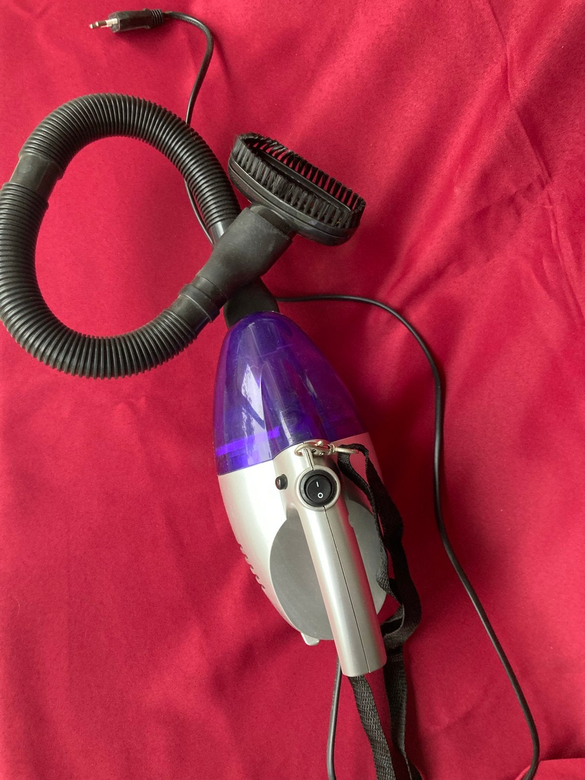 Mini Stofzuiger 600W met Draagriem en Accessoires, Gebruikt, Kruimeldief, Ophalen of Verzenden, Minder dan 1200 watt