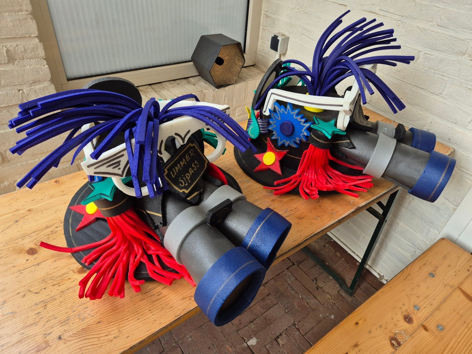 2 unieke foamhoeden voor carnaval of optocht, Ophalen, Zo goed als nieuw, 170 of groter, Jongen of Meisje