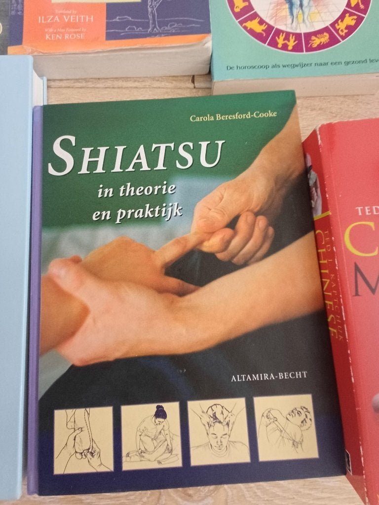 Boeken Shiatsu / TCM / Acupunctuur – liefst in 1 koop, Diverse auteurs, Zo goed als nieuw, Alpha, HBO