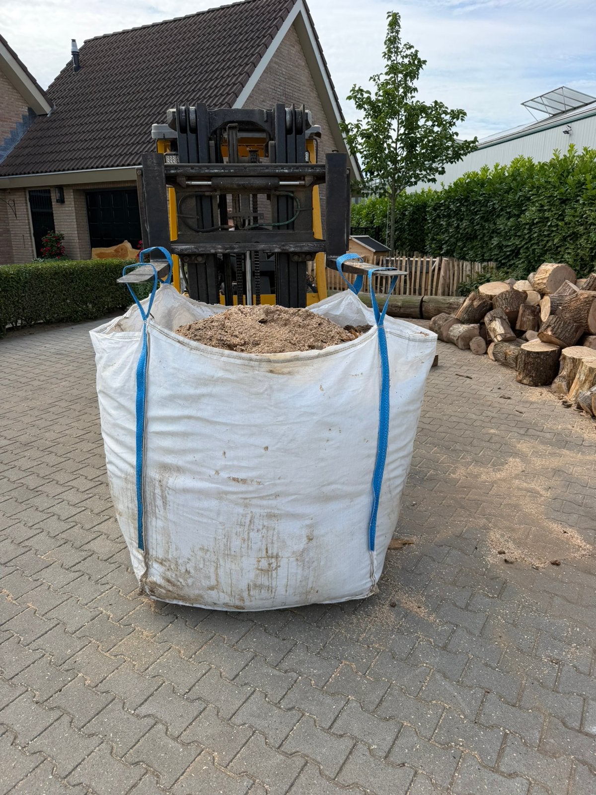 1 big bag zaagsel en schors gratis af te halen, Minder dan 3 m³, Ophalen