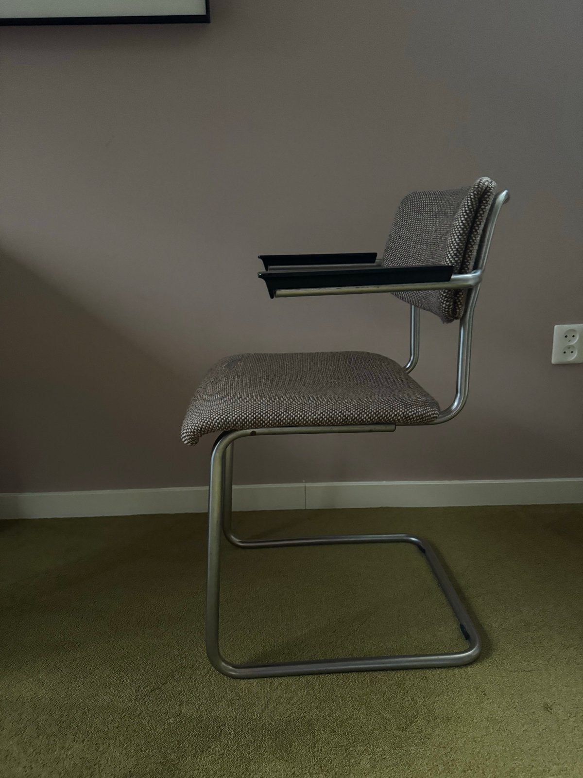 Gispen stoel met Armleuningen, Huis en Inrichting, Stoelen, Ophalen, Gebruikt, Metaal, Eén