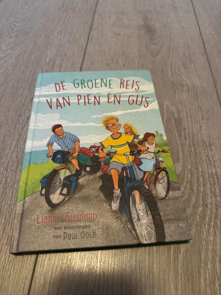 De groene reis van pien en gijs - Lianne Biemond, Ophalen of Verzenden, Zo goed als nieuw