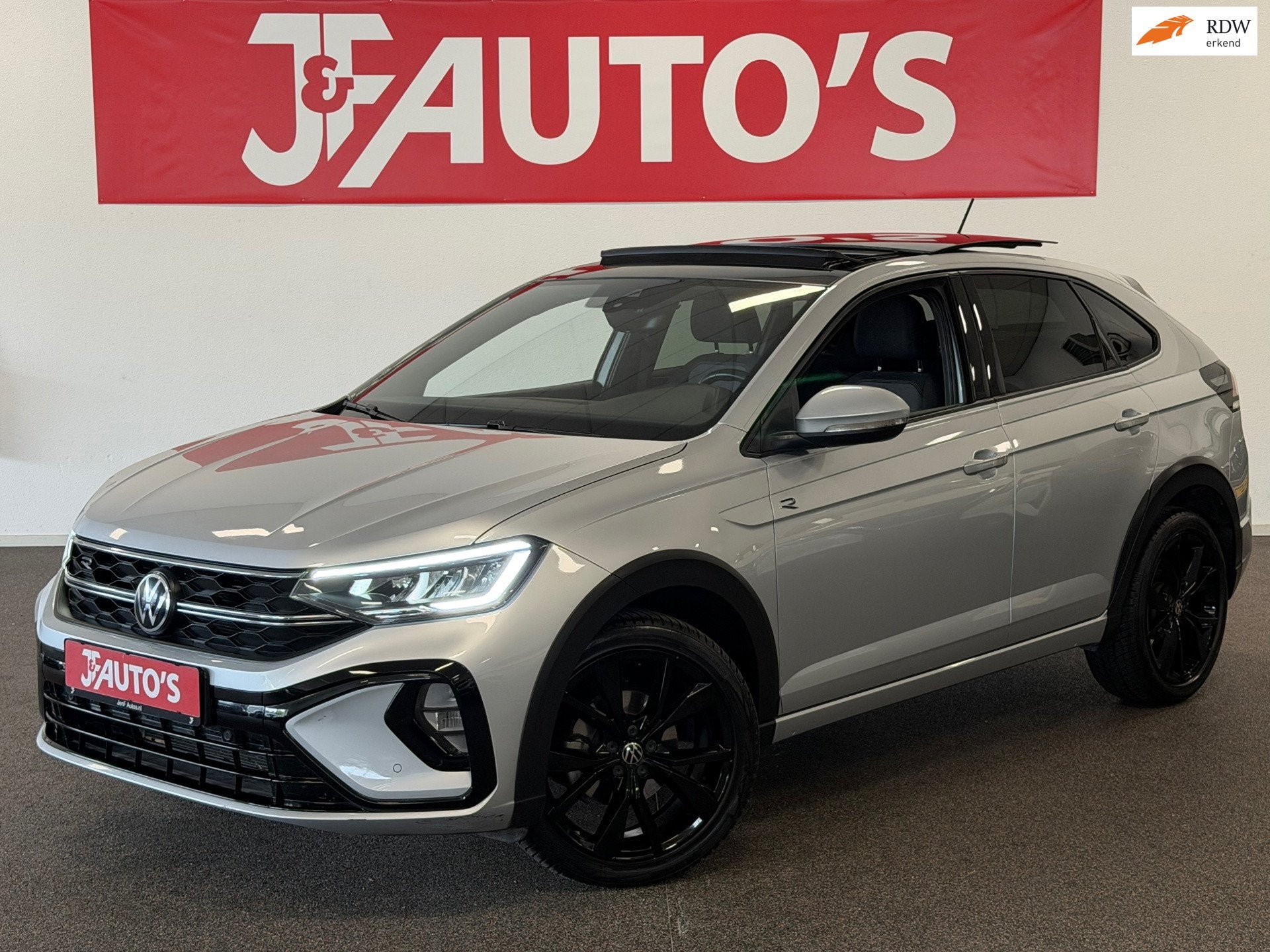 Volkswagen TAIGO 1.0 TSI R-LINE|NAVIGATIE|ECC AIRCO|PANORAMA, Stof, Gebruikt, Met garantie (alle), 116 pk
