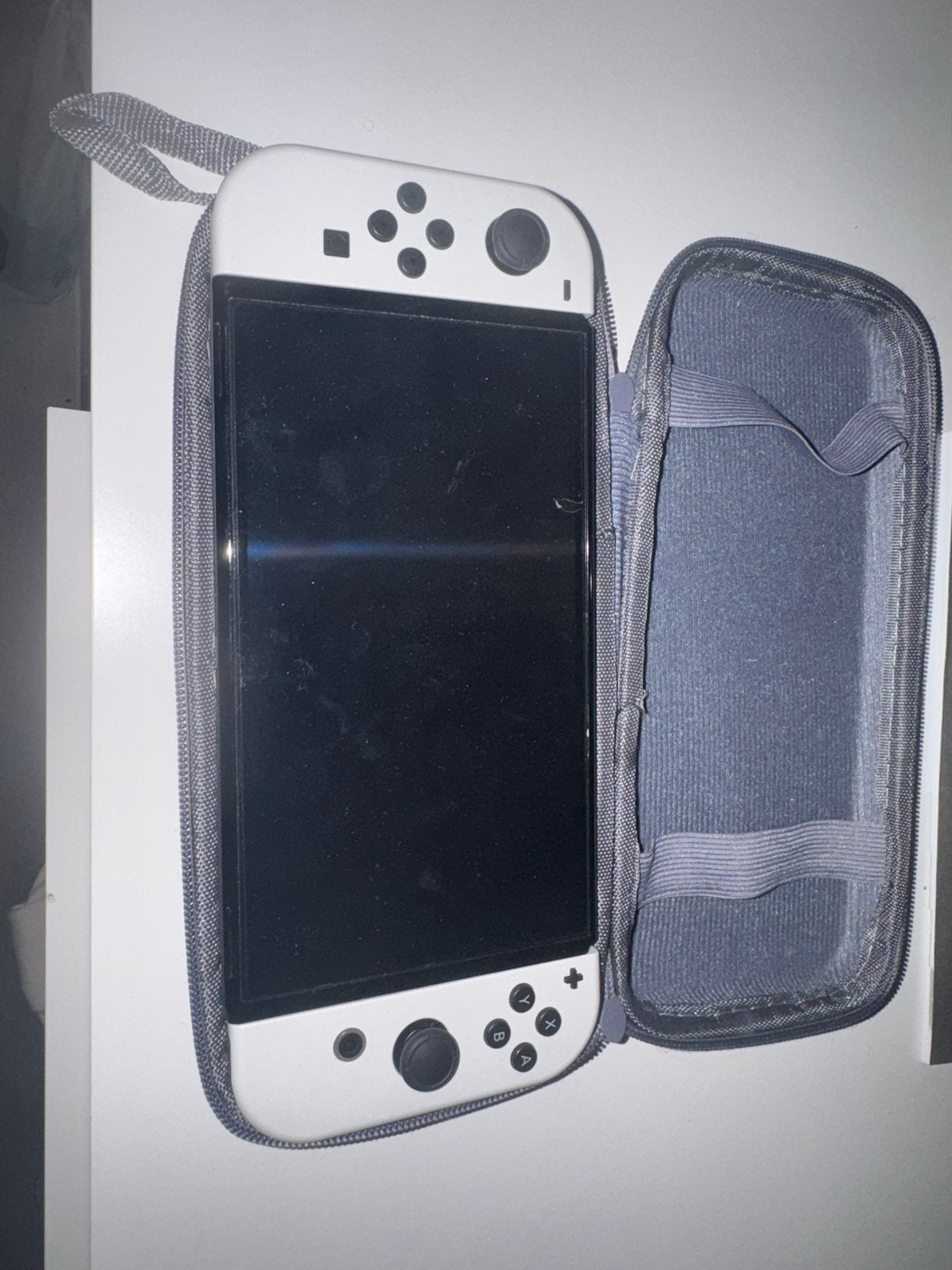 Nintendo Switch OLED wit + dock, oplader en travel case, Ophalen, Zo goed als nieuw, Met 1 controller, Switch OLED