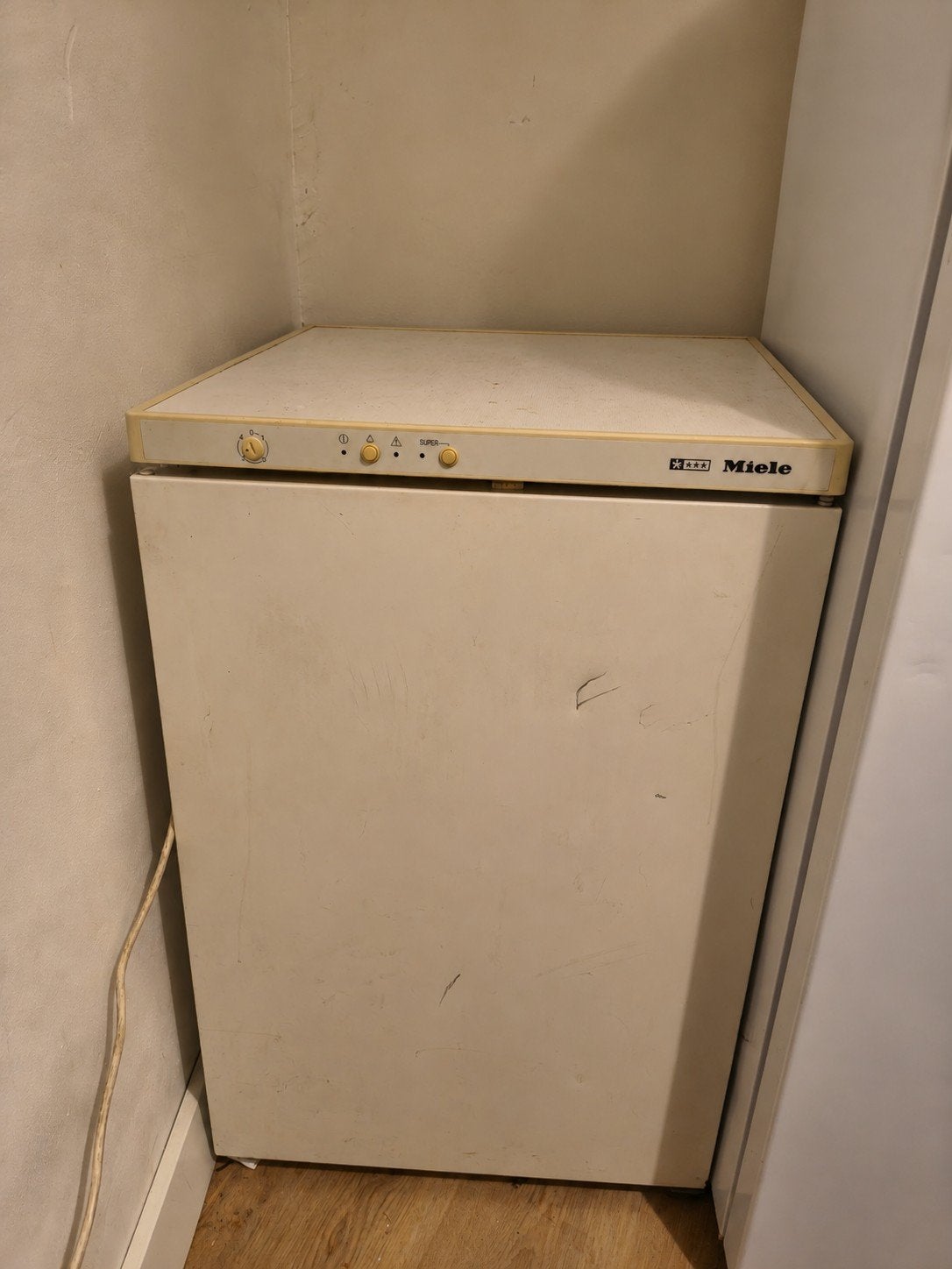 Miele vriezer met 4 laden - Werkt perfect, Witgoed en Apparatuur, Ophalen, Gebruikt, Minder dan 60 cm