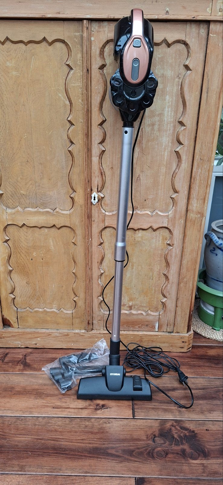 Hyundai Steelstofzuiger met Snoer - 600 Watt, Witgoed en Apparatuur, Ophalen, Zo goed als nieuw, Minder dan 1200 watt, Reservoir