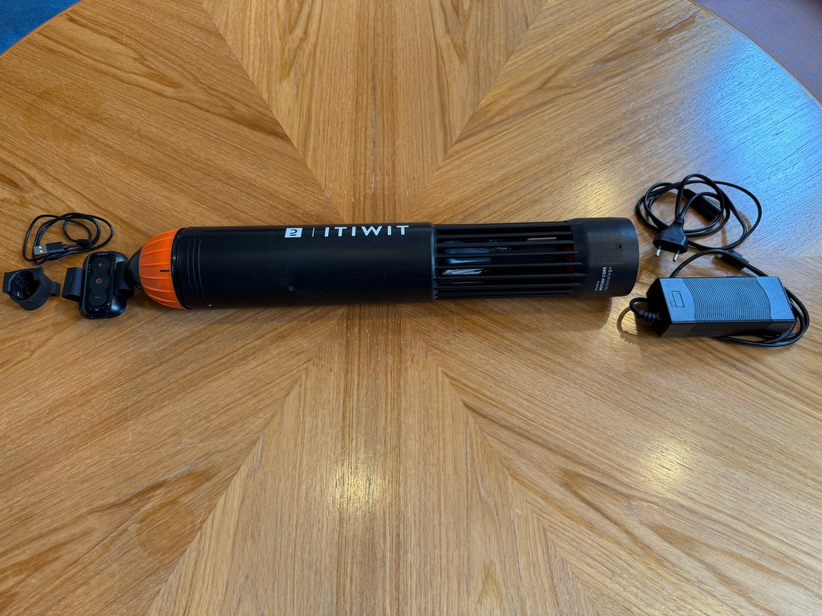 Itiwit elektromotor voor SUP of kayak, Ophalen of Verzenden, Zo goed als nieuw, SUP-accessoire