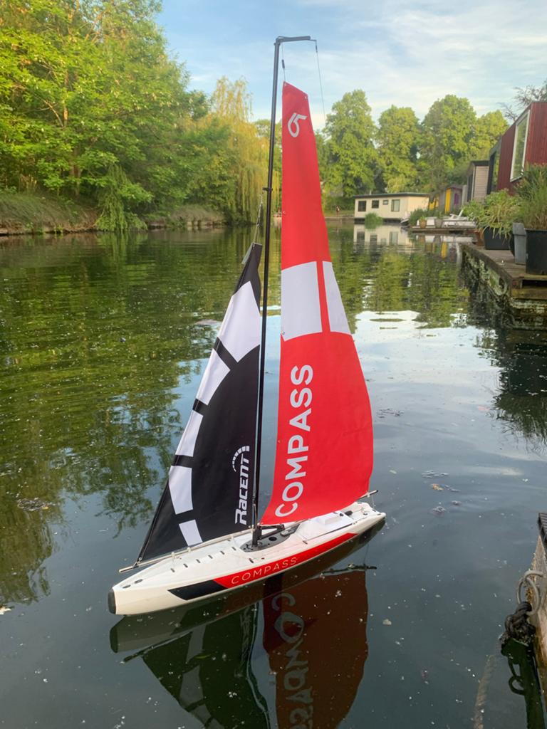 Afstand bestuurbare zeilboot - Zo goed als nieuw, Ophalen, Zo goed als nieuw, Groter dan 1:32, Overige merken