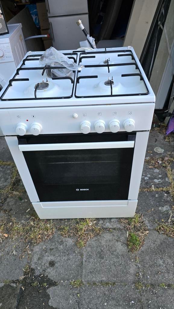 Bosch Vrijstaand Gasfornuis met Oven, Witgoed en Apparatuur, Fornuizen, Gebruikt, Gas, 85 tot 90 cm, 4 kookzones