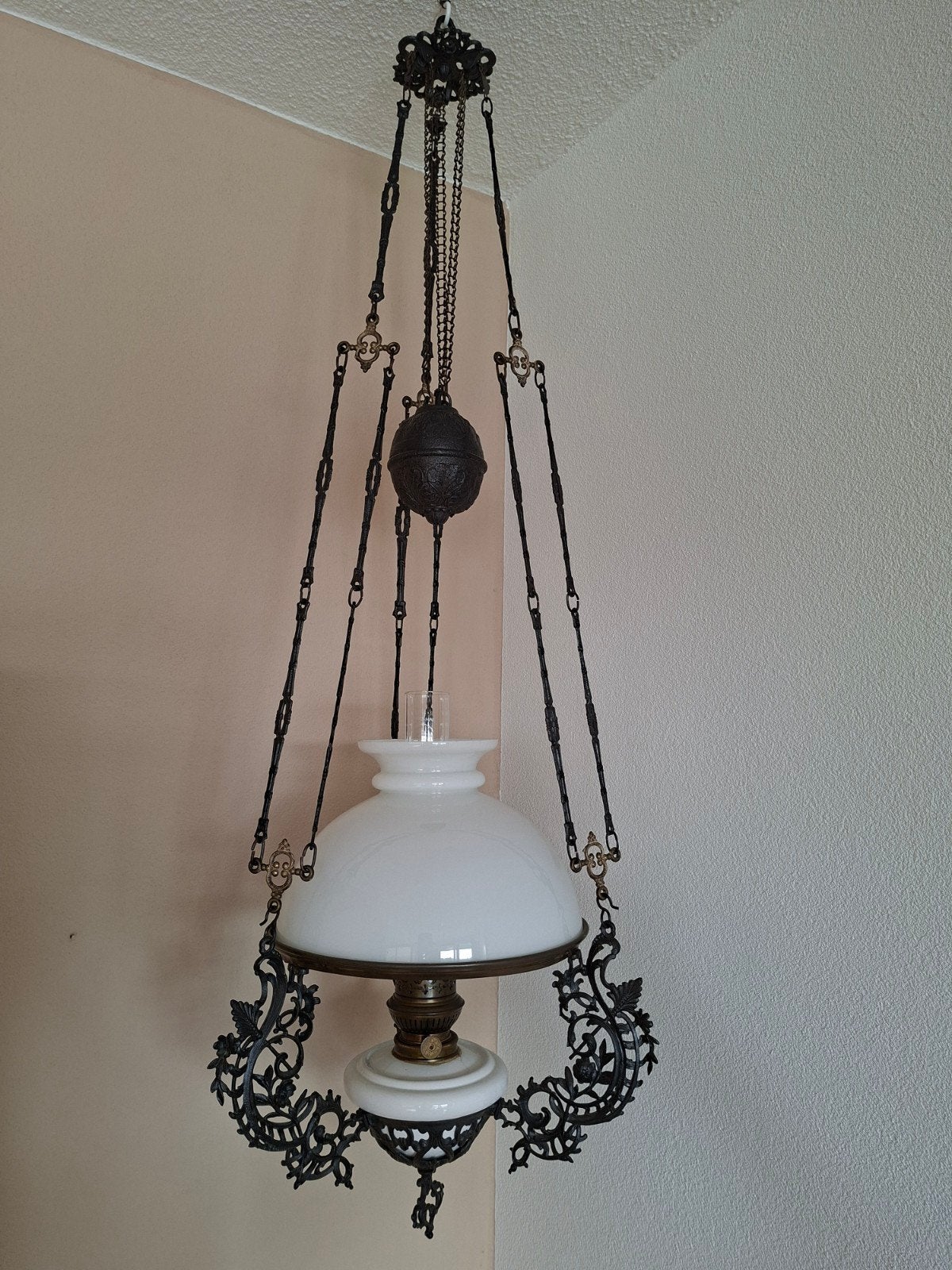 Olielamp .Het loefkapje is aanwezig, Ophalen of Verzenden