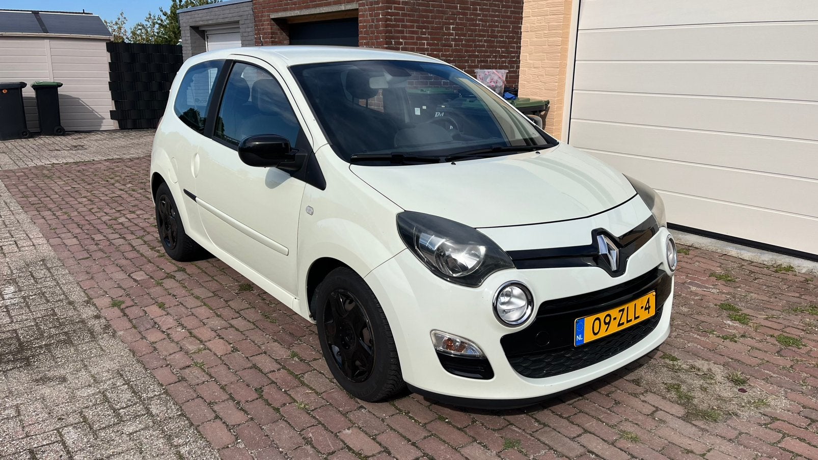 Renault Twingo 1.2 met APK tm 20-08-2027, Auto's, Voorwielaandrijving, Twingo, 74 pk, Zwart