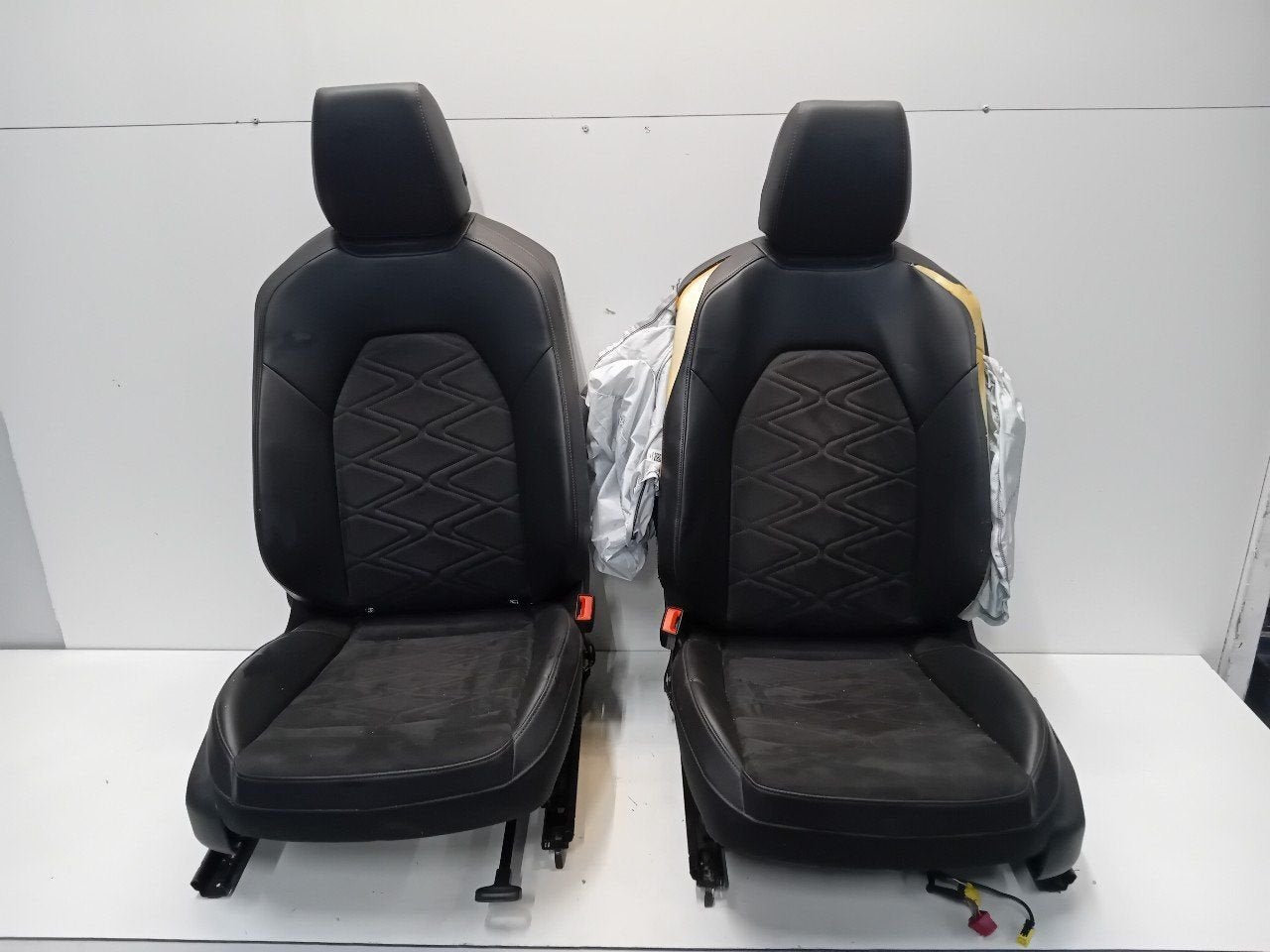 Interieur Seat Leon, Auto-onderdelen, Onderdelen@venauto.nl, Van der Ven Autorecycling B.V., Gebruikt, Ettenseweg 76, 4706 PB Roosendaal, The Netherlands