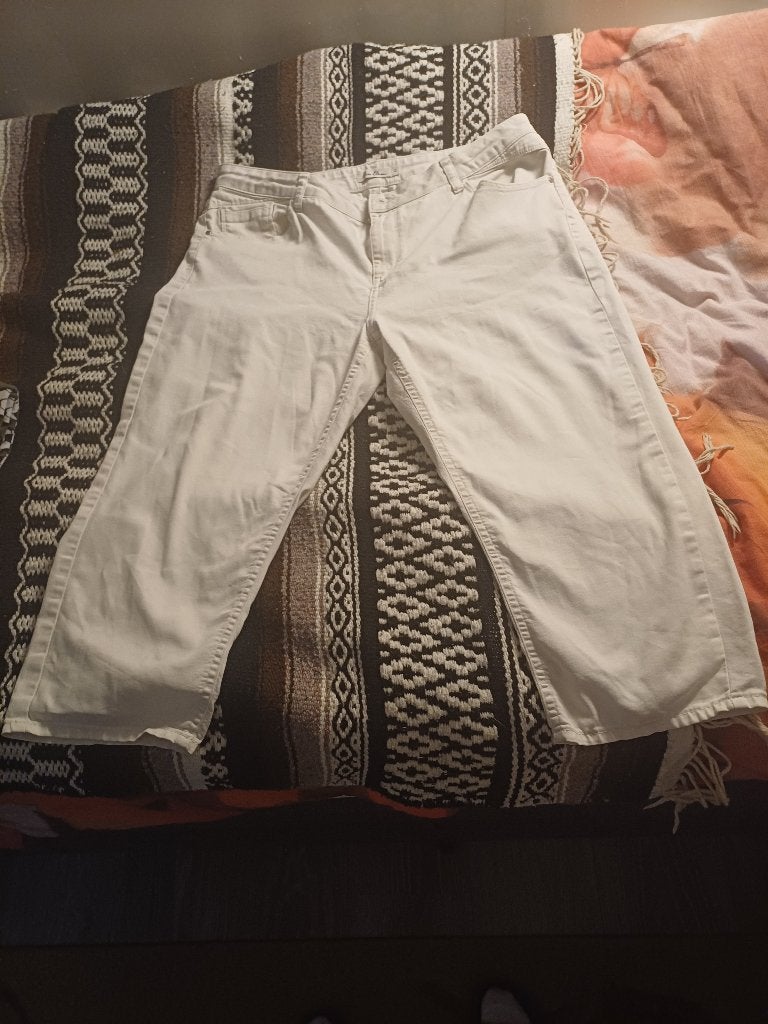 Witte driekwart broek miss Etam mt 42, Kleding | Dames, Broeken en Pantalons, Wit, Maat 42/44 (L), Ophalen of Verzenden, Zo goed als nieuw