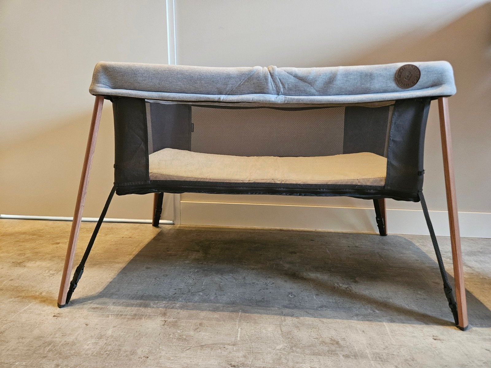 Maxi Cosi Iris campingbed / reiswieg + extra matras, Ophalen, Zo goed als nieuw, Reisbedje