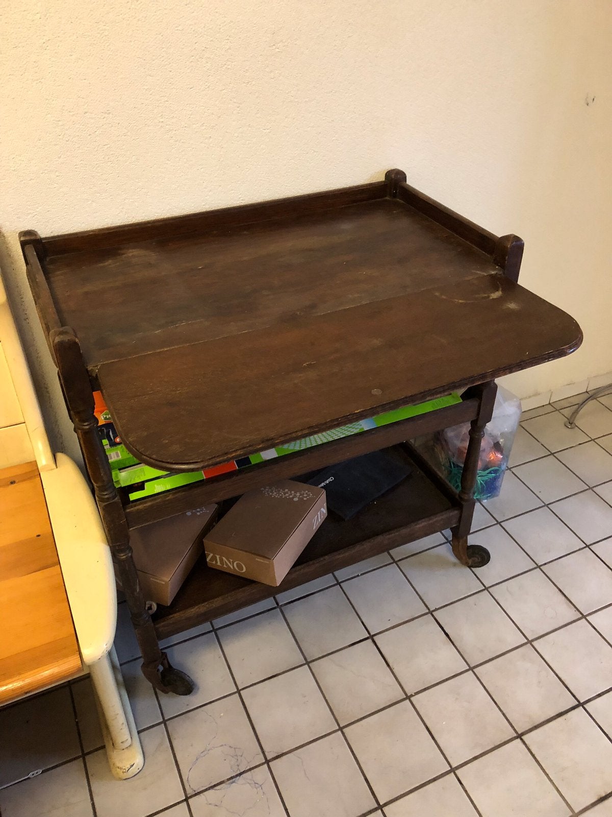 Antiek Thee Tafel op wielen met uitklapbaar blad, Ophalen of Verzenden