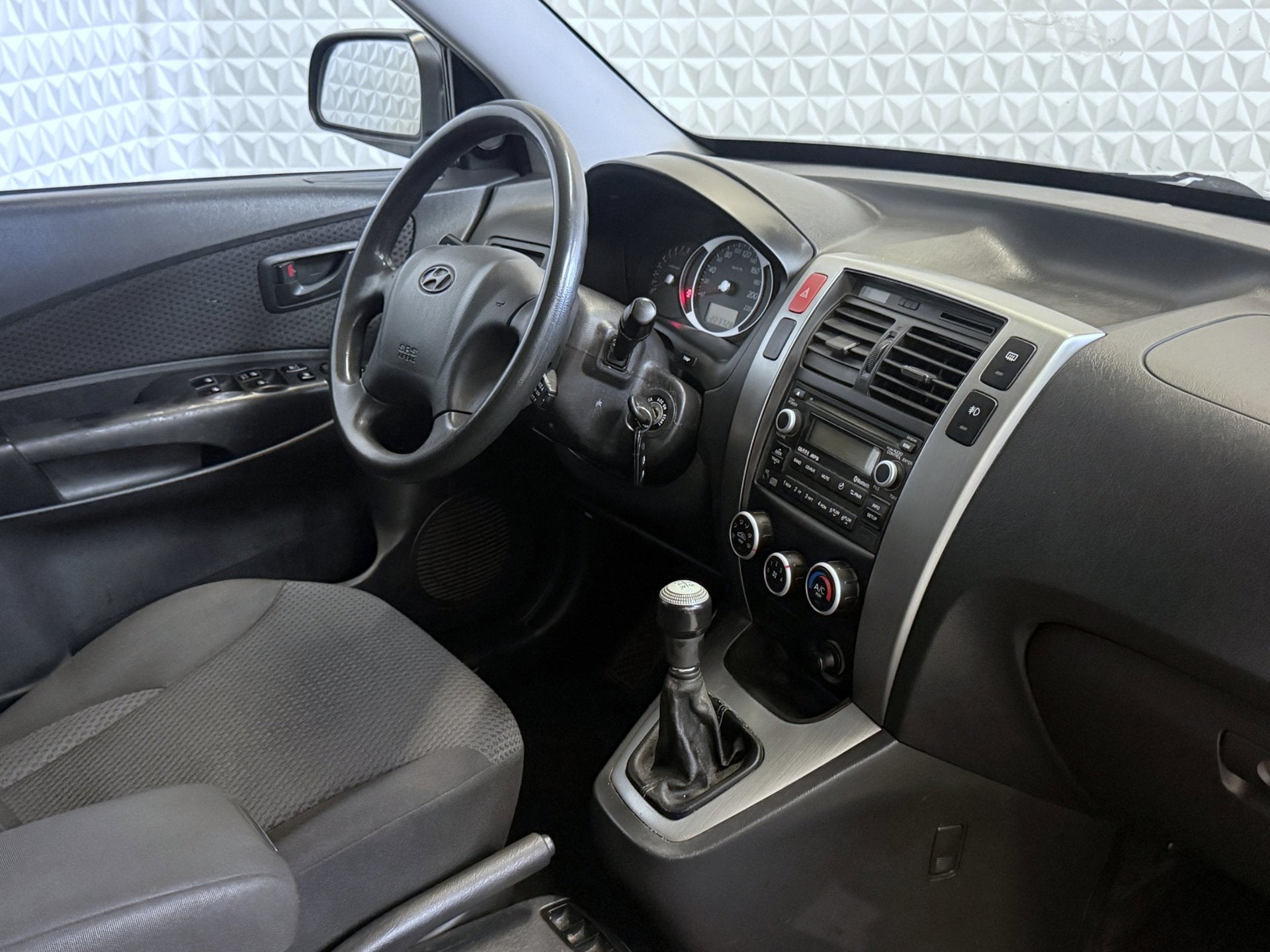 Hyundai Tucson 2.0i Dynamic Executive / KOPPELING KOMT ER AA, Gebruikt, 4 cilinders, Zwart, Origineel Nederlands