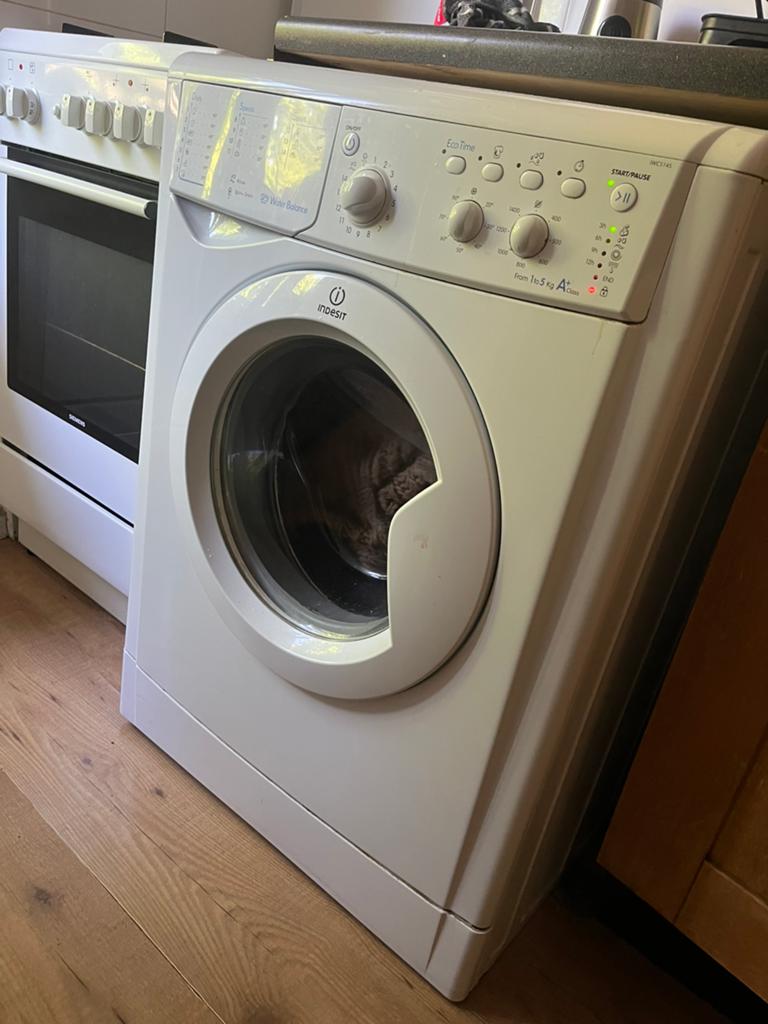 Wash machine, Witgoed en Apparatuur, Wasmachines, Ophalen, Zo goed als nieuw, 1200 tot 1600 toeren, Voorlader