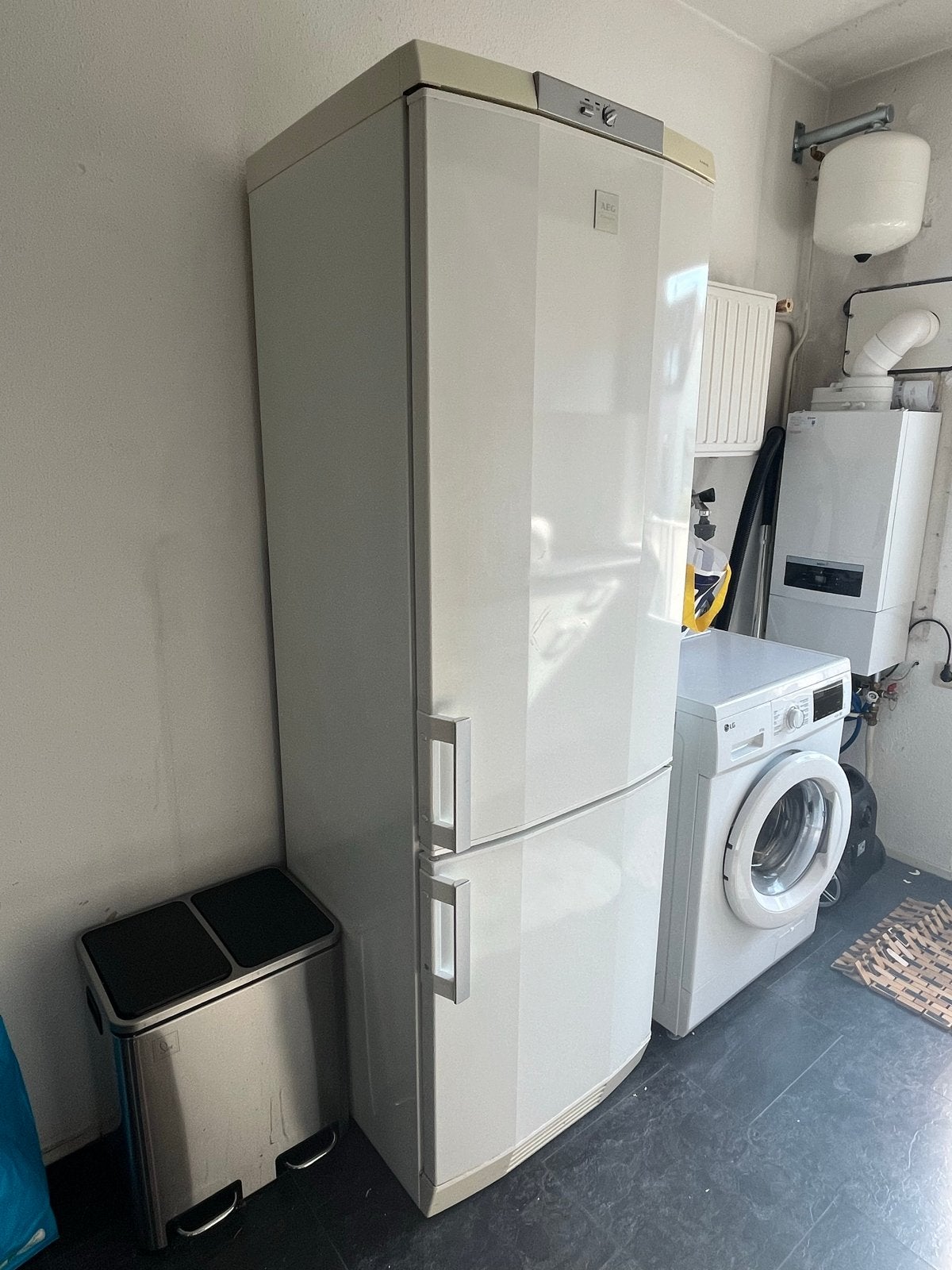 Koel-vriescombinatie (fridge, freezer), Witgoed en Apparatuur, Koelkasten en IJskasten, Ophalen, Gebruikt, 200 liter of meer, 60 cm of meer