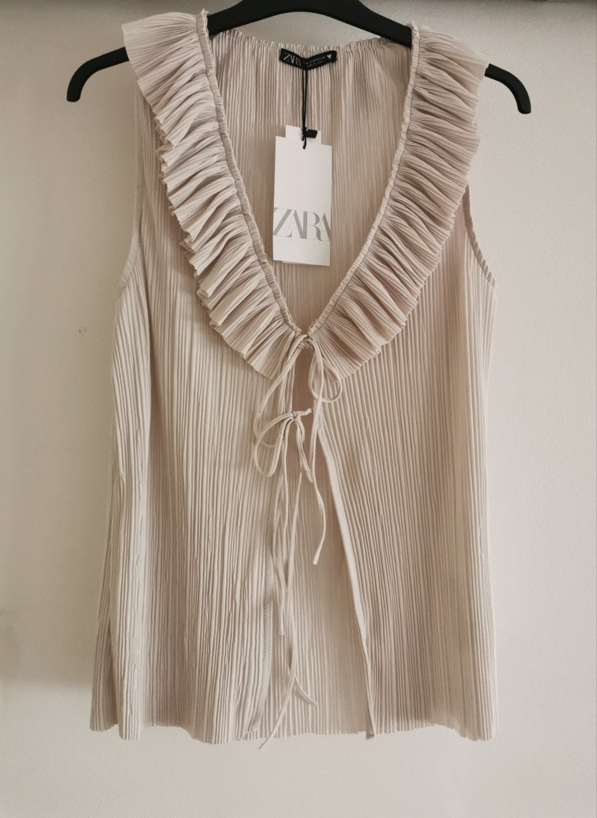 ZARA plisse top met volants en strikjes mt. M, Maat 38/40 (M), Verzenden, Nieuw, Zara