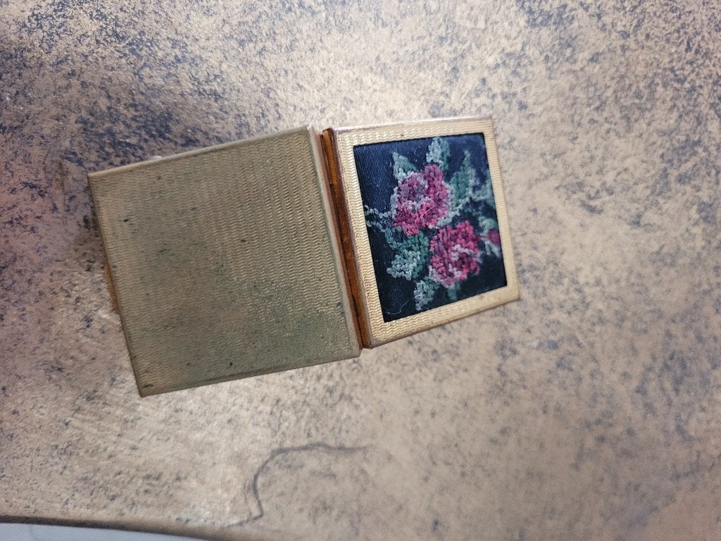 Oud reis asbakje petit point borduurwerk, Ophalen of Verzenden