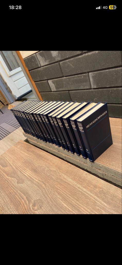 Nieuwe Kleine WP in Kleur - Complete Encyclopedie, Boeken, Encyclopedieën, Ophalen of Verzenden, Zo goed als nieuw, Algemeen, Complete serie