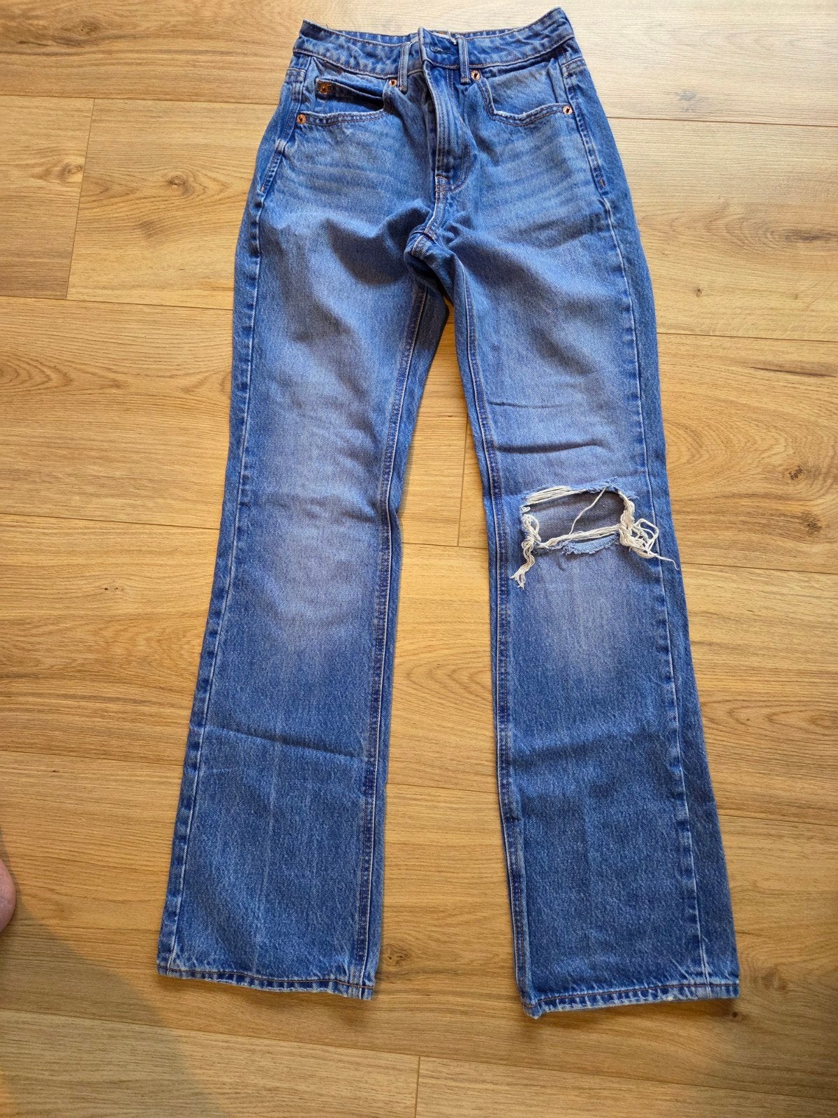 Spijkerbroek Stradivarius, maat 32, Kleding | Dames, Blauw, Ophalen of Verzenden, Zo goed als nieuw, W27 (confectie 34) of kleiner