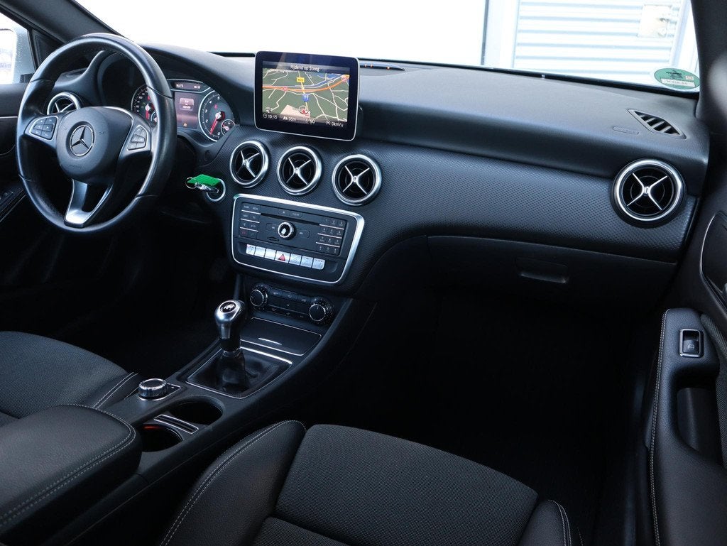 Mercedes-Benz A-klasse 180 Business Solution, 12 maanden, Stof, Gebruikt, Euro 6