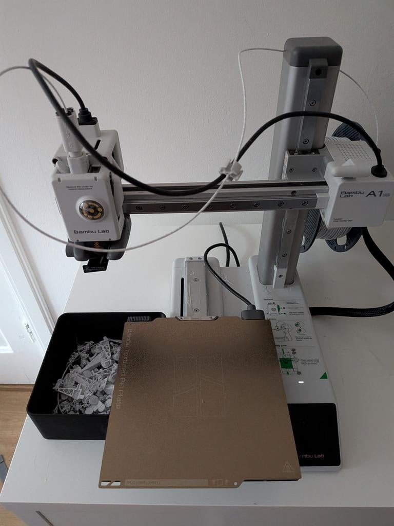 Bambu A1 mini 3D-printer met veel filament en accessoires, Computers en Software, 3D Printers, Ophalen, Zo goed als nieuw, Filament