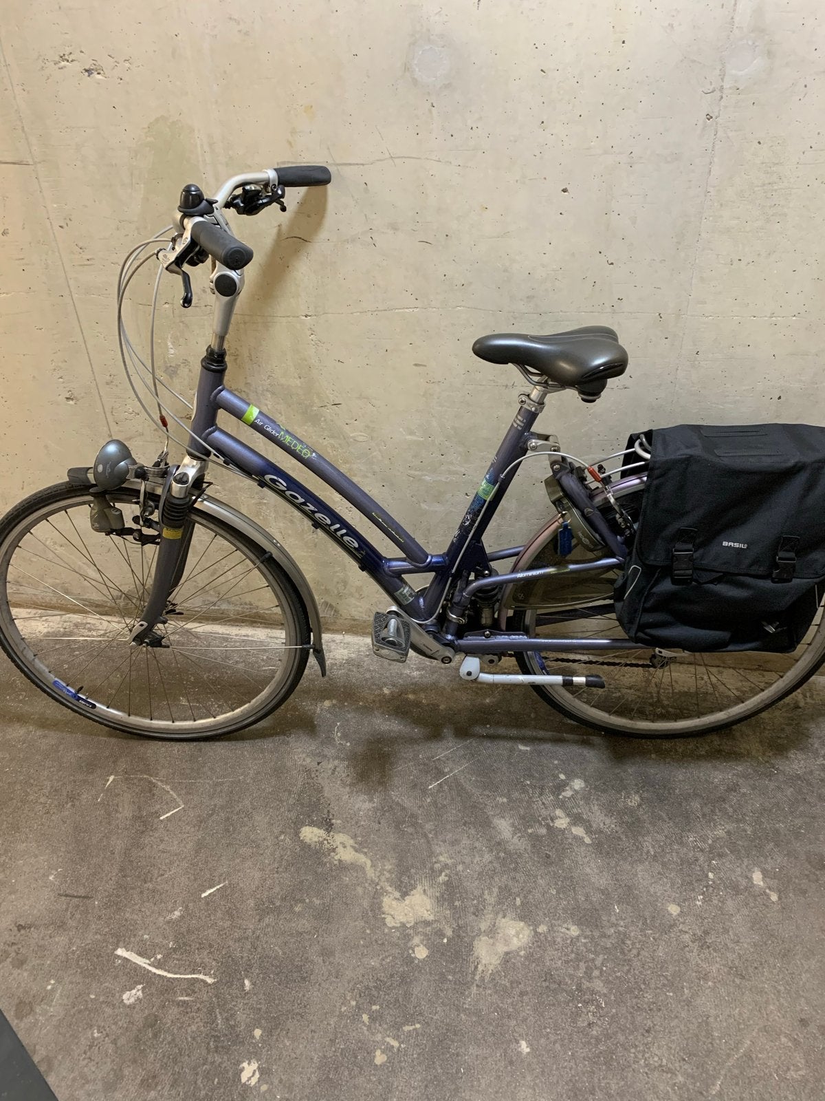 Gazelle Medeo damesfiets met versnellingen en fietstassen, Fietsen en Brommers, Fietsen | Dames | Damesfietsen, Gebruikt, Velgrem