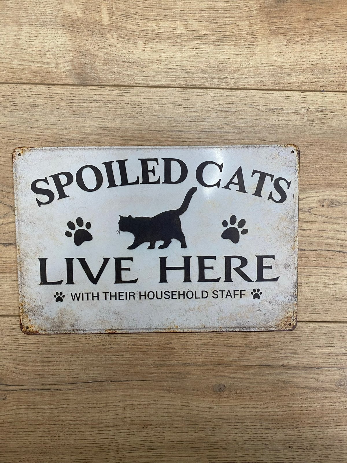 Metalen bord 'Spoiled Cats Live Here' - Kattenliefhebber, Vintage, Verzenden, Nieuw, Metaal