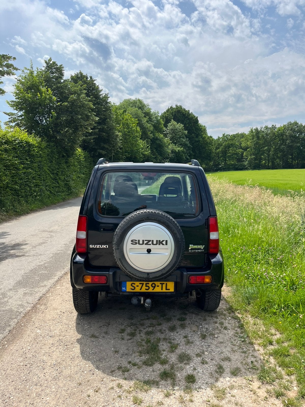 Suzuki Jimny 1.3 4WD | 129.000 km | Originele staat, 40 €/maand, 4 stoelen, Zwart, 14 km/l