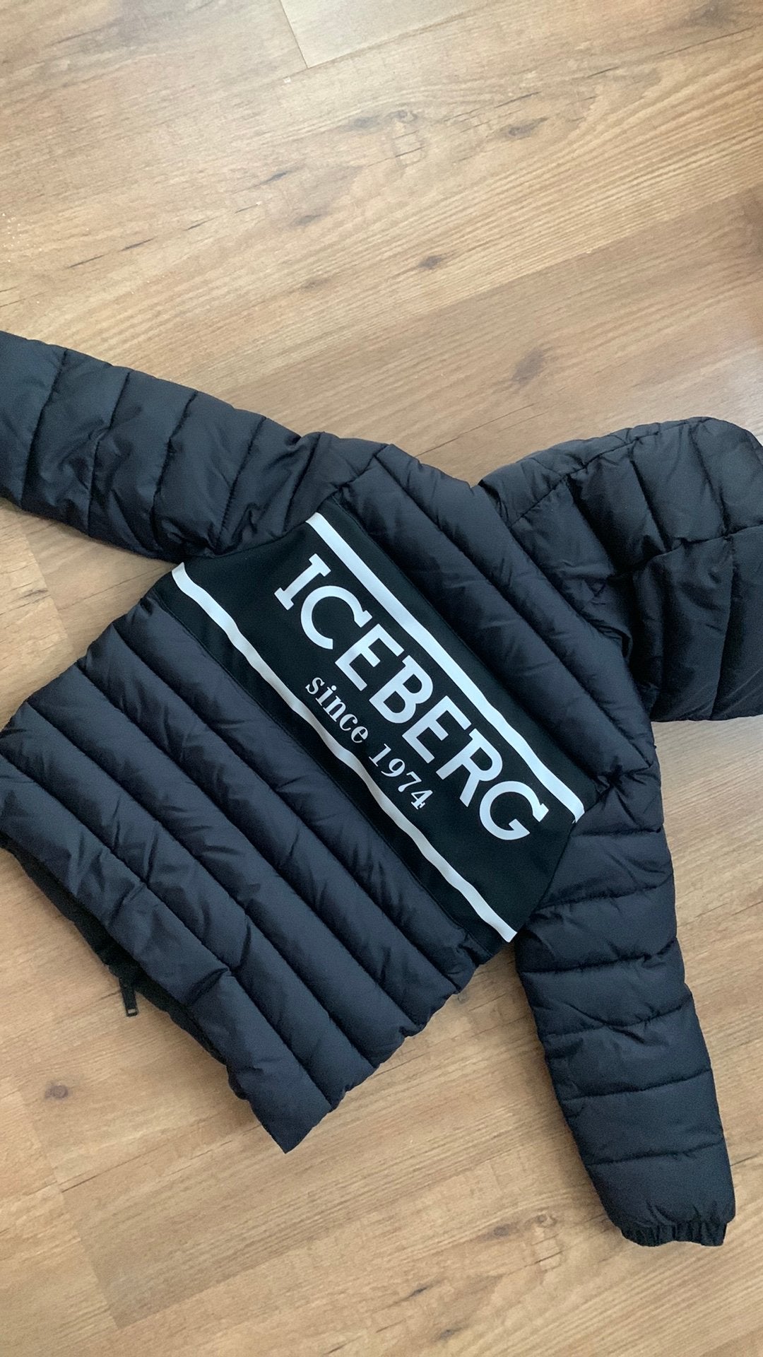 Iceberg winterjas, Ophalen, Zo goed als nieuw, Jongen of Meisje, Jas