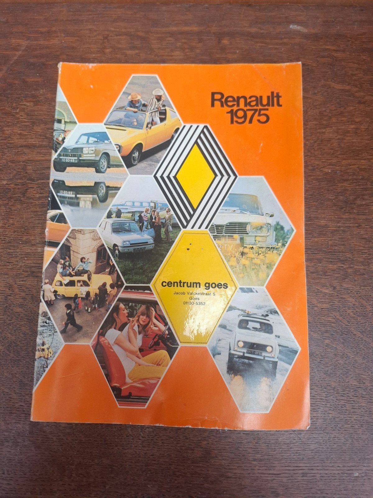 Renault 1975 brochure - Centrum Goes, Ophalen of Verzenden, Gelezen, Renault, Renault