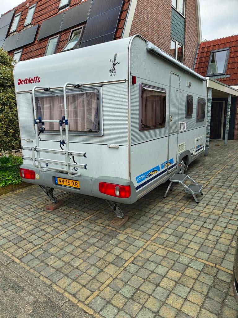 Dethleffs Caravan met Voortent  (+stalling in Drenthe), Standaardzit, Dwarsbed, 750 - 1000 kg, Particulier