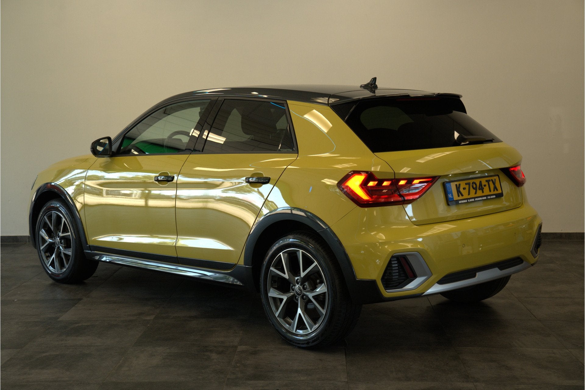 Audi A1 citycarver 35 TFSI epic Carplay PDC 17'' 24 Maanden, Auto's, Stof, 4 cilinders, Bedrijf, 1180 kg