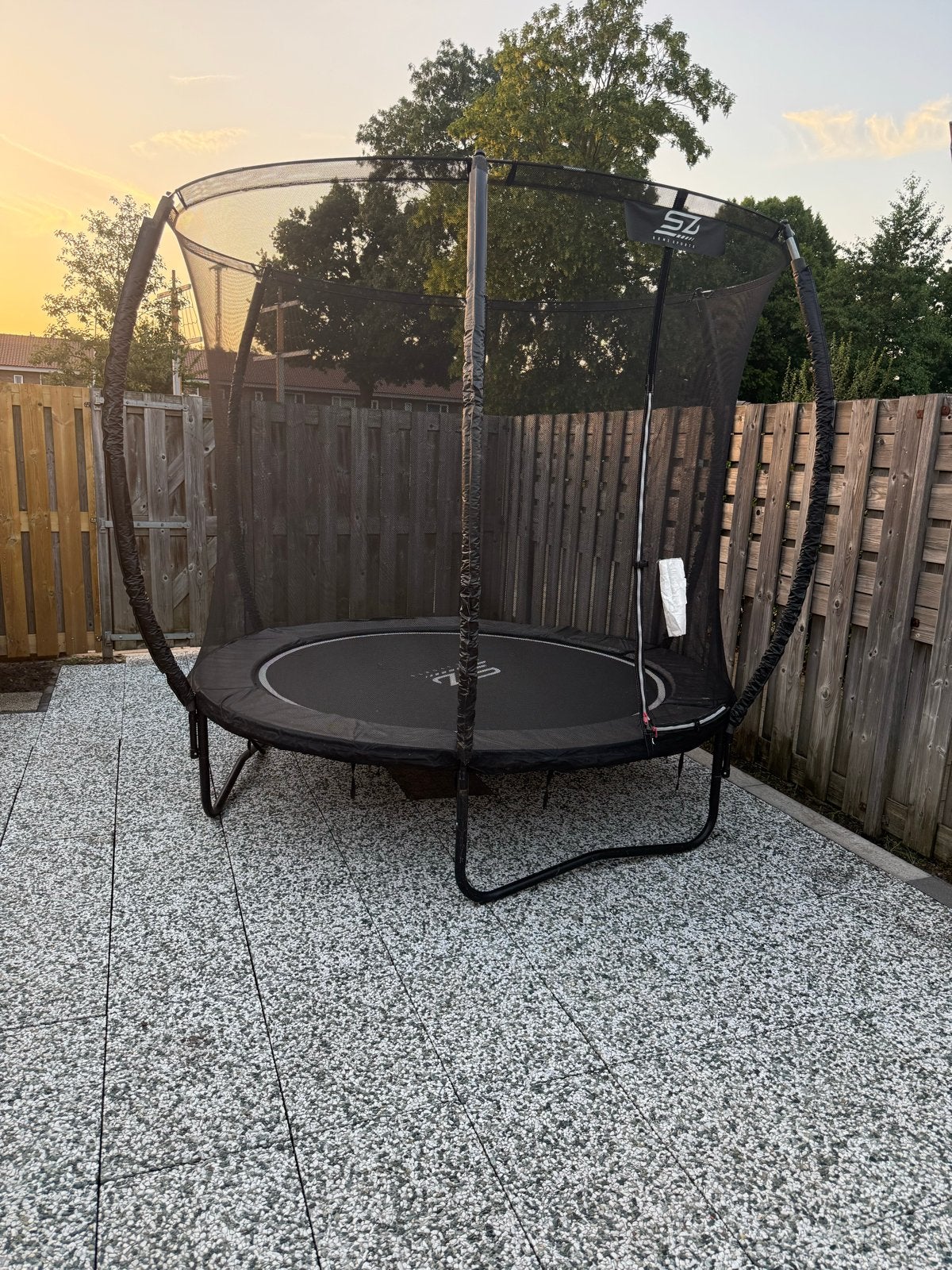 Senz Sports trampoline met veiligheidsnet en beschermhoes, Ophalen, Zo goed als nieuw
