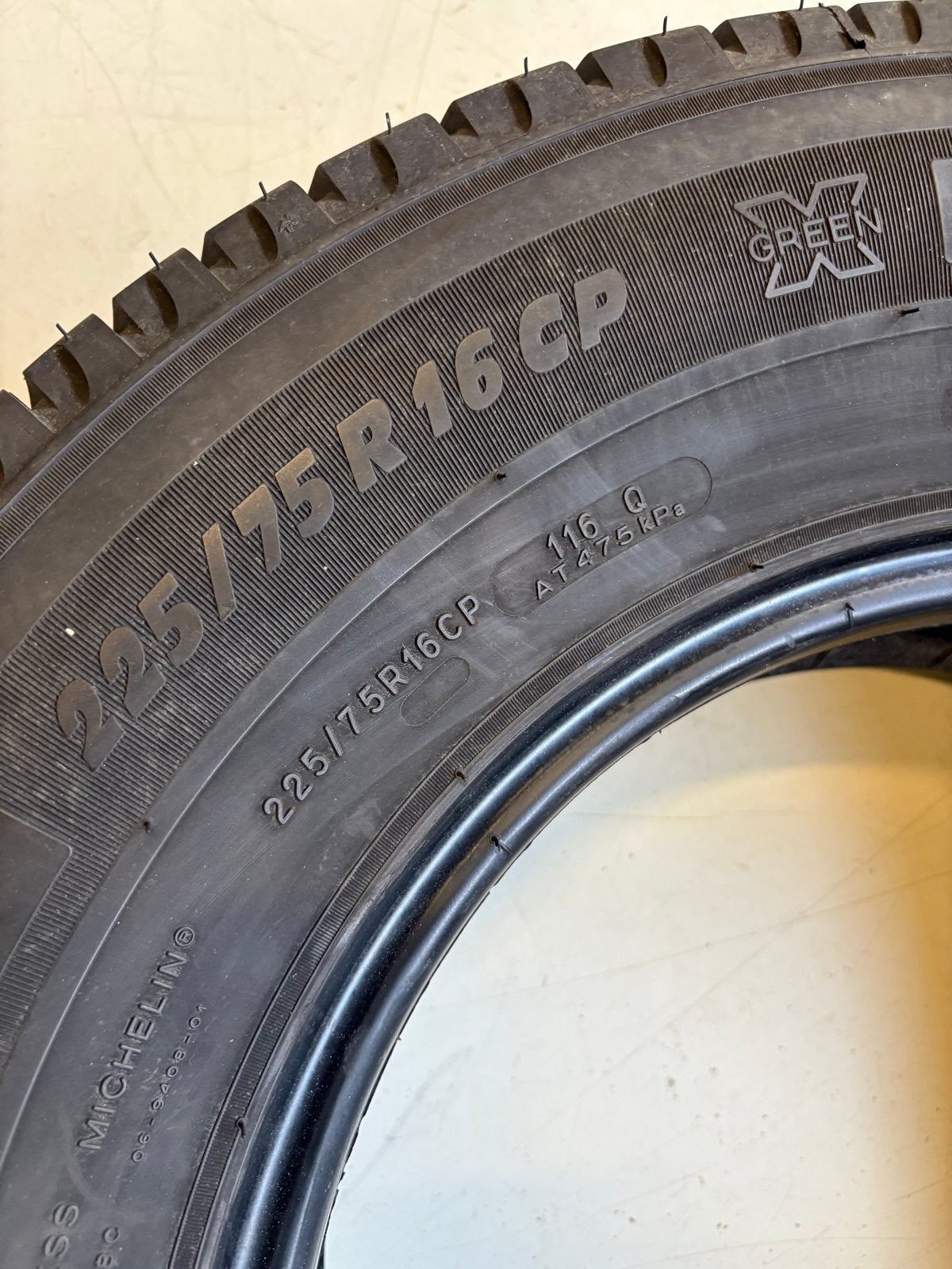 4x Michelin Agilis Camping 225/75R16CP banden, Auto-onderdelen, Banden en Velgen, Band(en), All Season, 16 inch, 225 mm, Bestelwagen