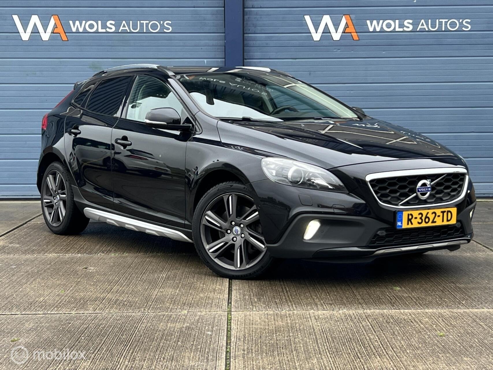 Volvo V40 Cross Country 2.5 T5 AWD Summum / 255 PK / LUXE /, Auto's, Automaat, Euro 5, Gebruikt, Beige