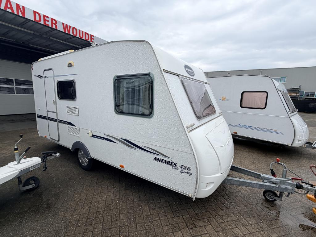 Caravelair Antares Luxe 426 TK 6 pers lichtgewicht BJ07, Caravans en Kamperen, Caravans, Dwarsbed, Luifel, Bedrijf, Treinzit