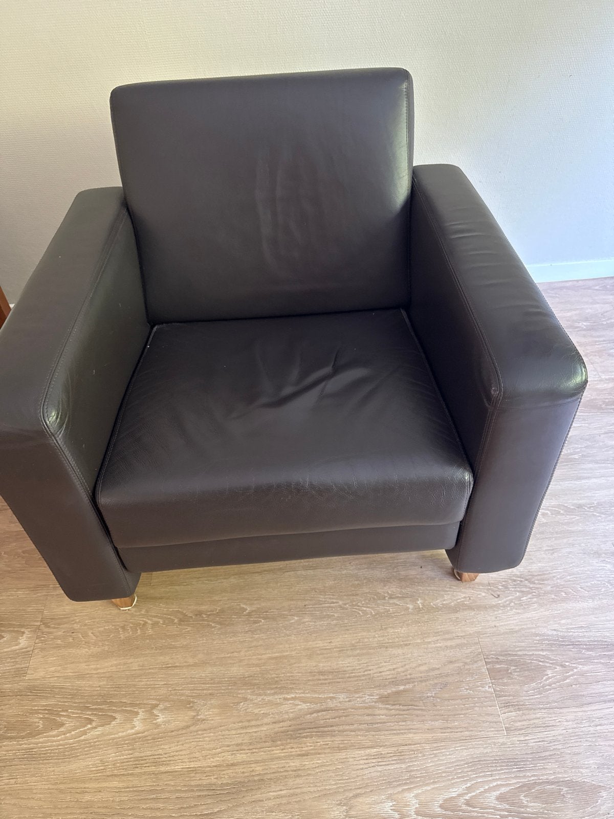 lederen fauteuil, Huis en Inrichting, Fauteuils, Ophalen, Zo goed als nieuw, 75 tot 100 cm, 50 tot 75 cm