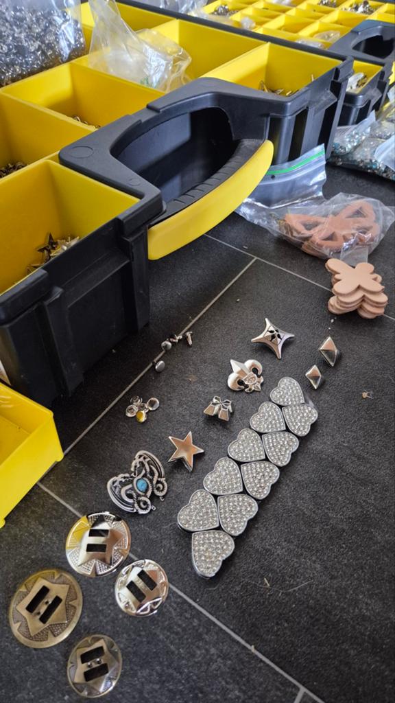 Rivet, holniet, strass, concho, lederbewerk, braids, Ophalen