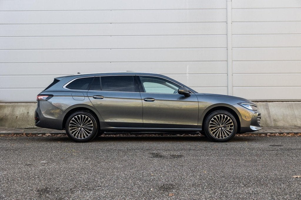 Volkswagen Passat Variant 1.5 eHybrid 204pk DSG Elegance Bus, Auto's, Volkswagen, 12 maanden, Stof, Euro 6, 4 cilinders